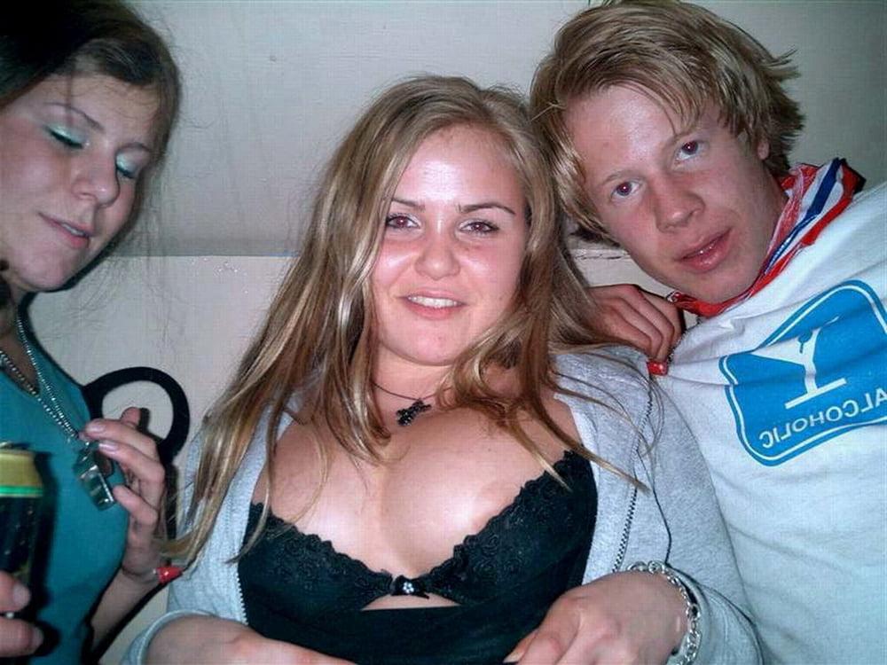 25P Downblouse &amp; Nipple Peeks 256