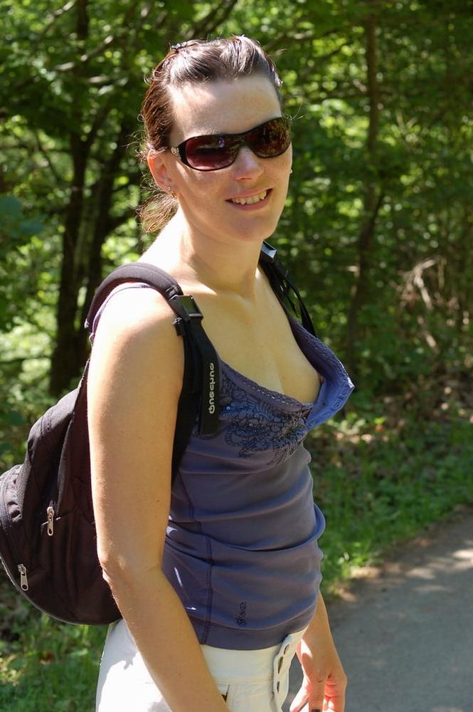 25P Downblouse &amp; Nipple Peeks 256