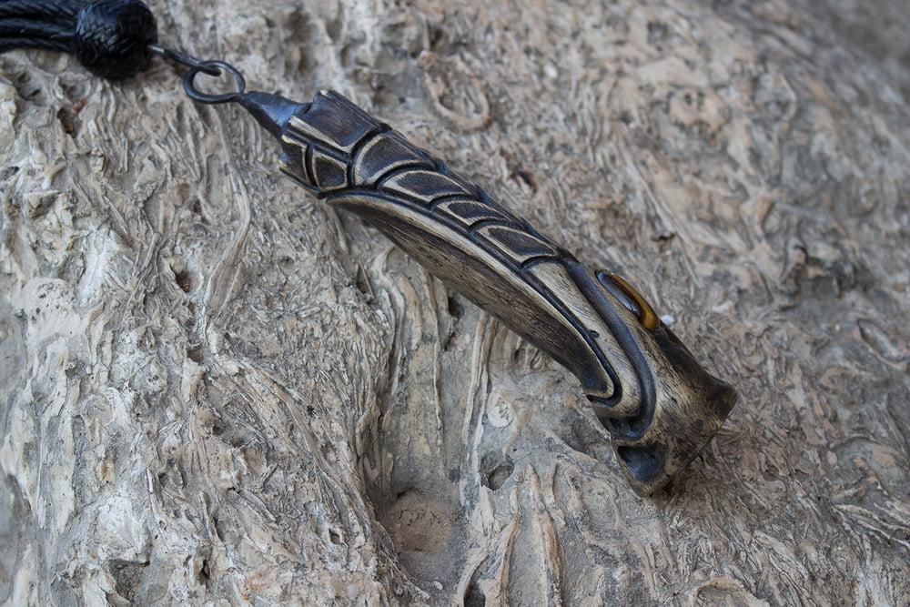 9P Gavial. 12-tail leather braided flogger.