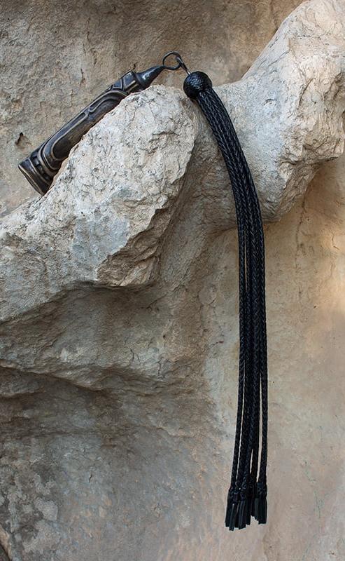 9P Gavial. 12-tail leather braided flogger.