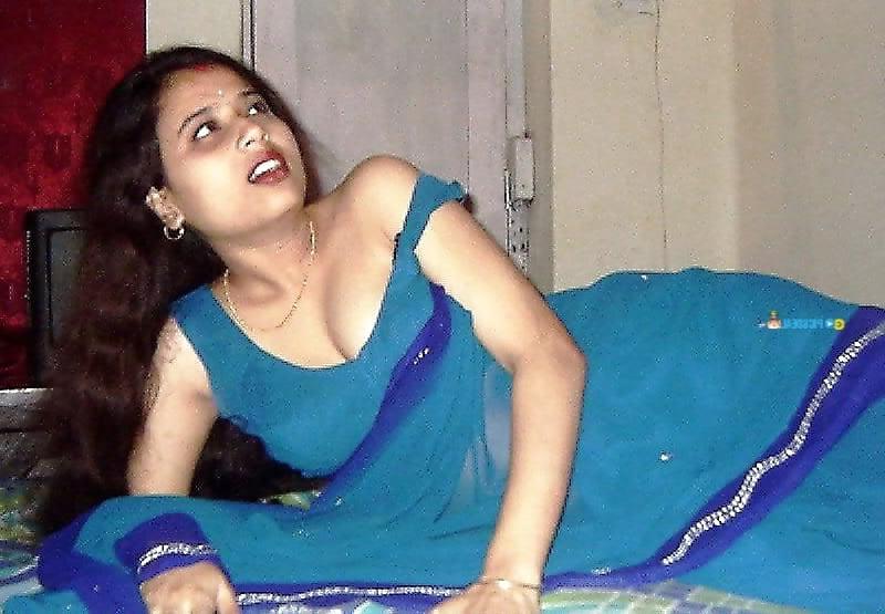 25P desi village old bhabhi