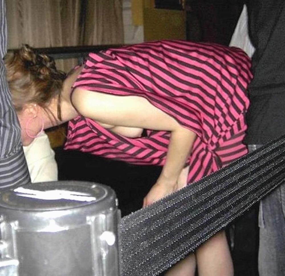 25P Downblouse &amp; Nipple Peeks 255