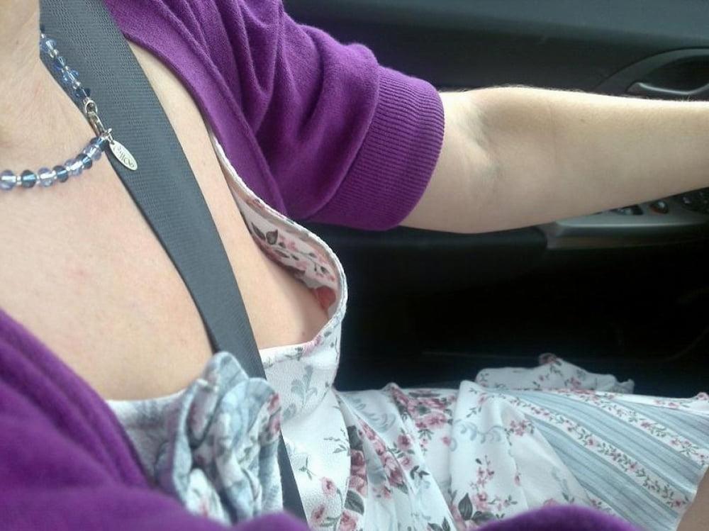25P Downblouse &amp; Nipple Peeks 255