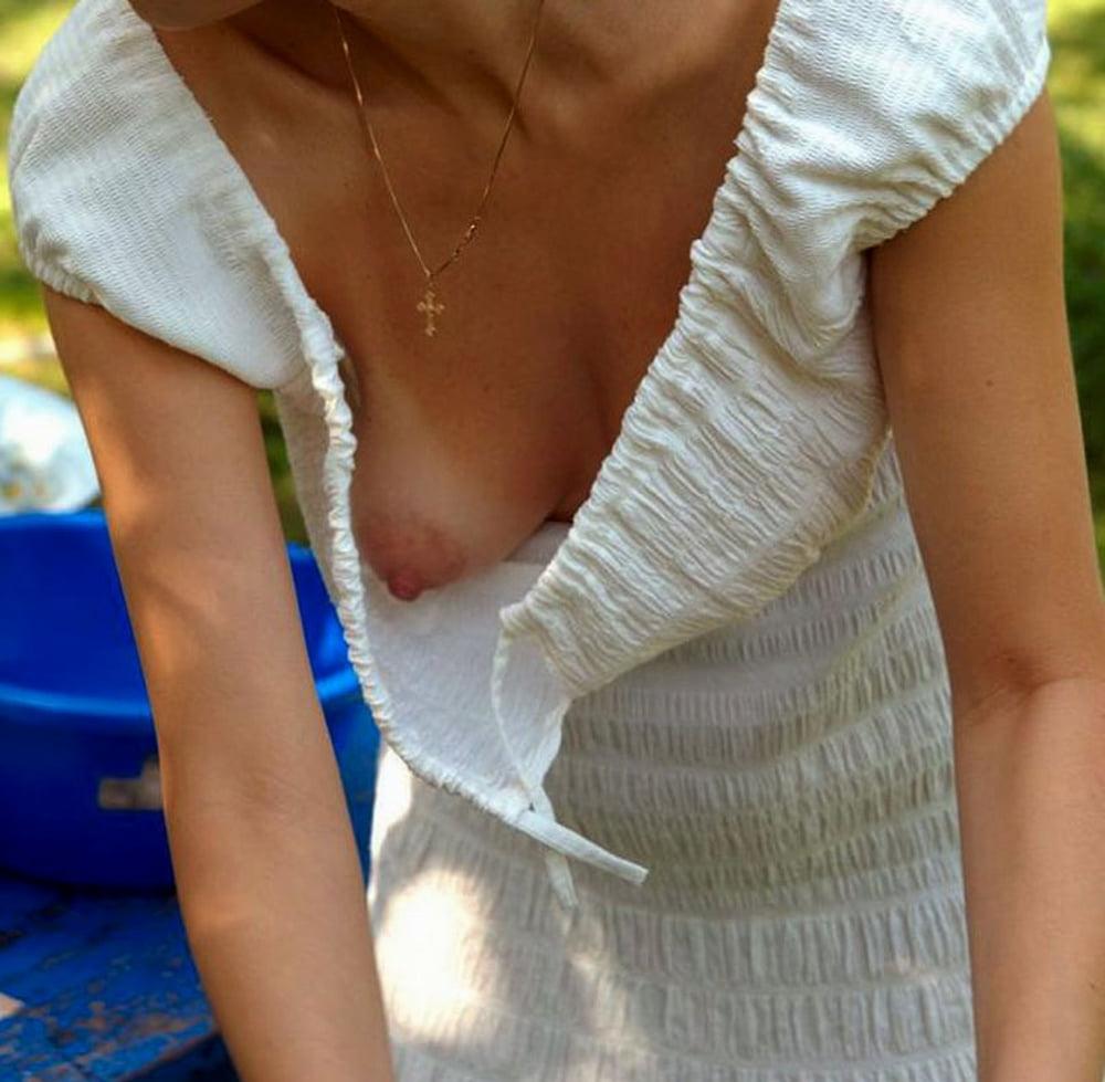 25P Downblouse &amp; Nipple Peeks 253