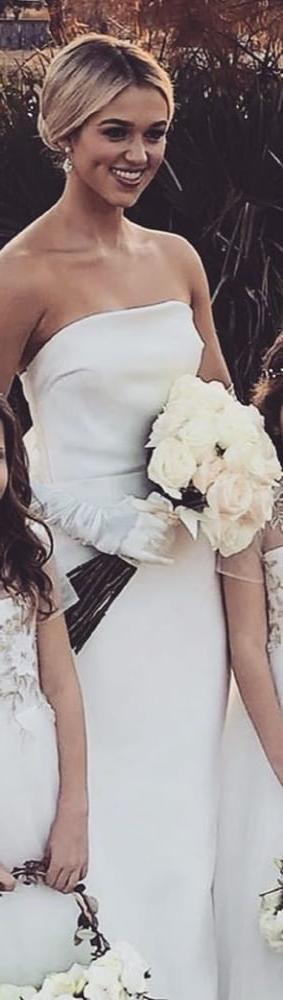 25P Sadie Robertson should be used so hard she can't walk