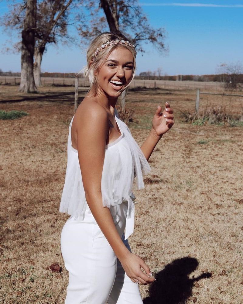25P Sadie Robertson should be used so hard she can't walk