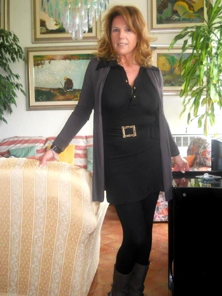25P Gorgeous and Busty Mature Ladies 17