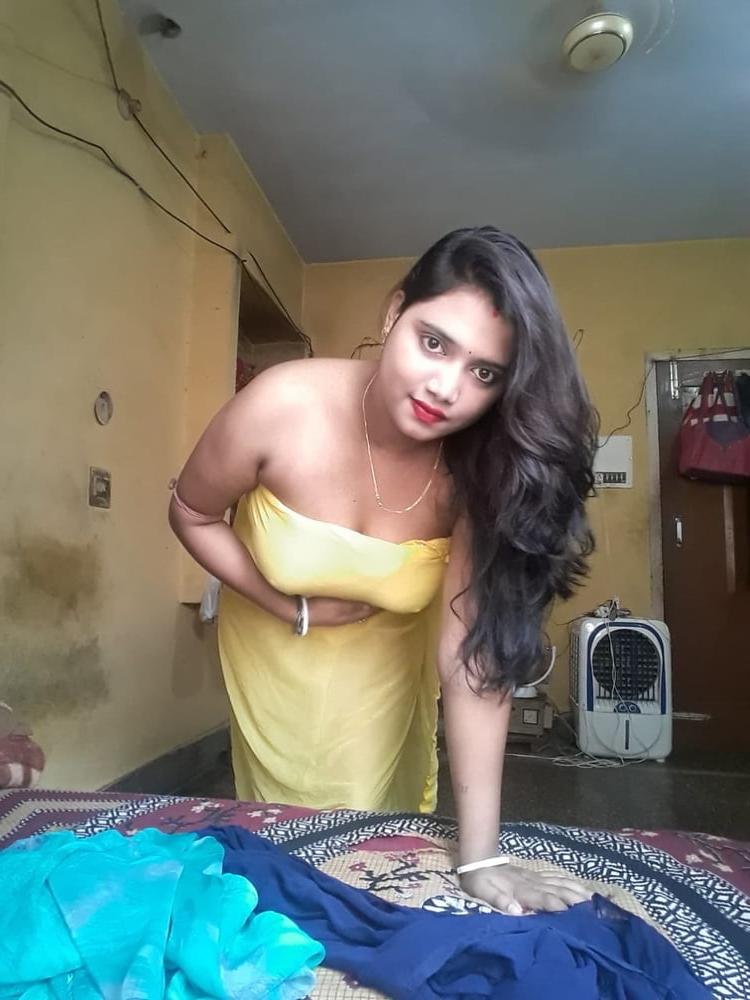 19P Indian desi whore pics shared on whatsapp(118)