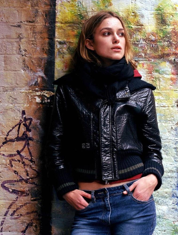 25P Keira Knightley My ideal woman is flat chested vol. 3