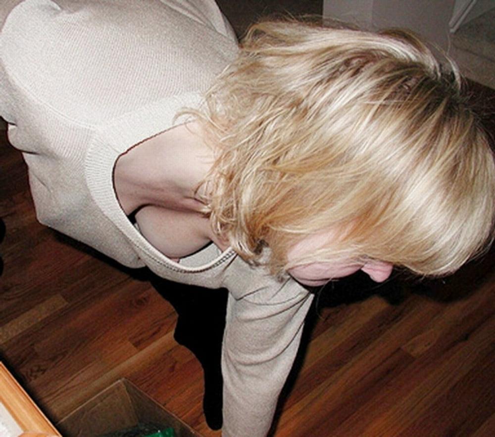 25P Downblouse &amp; Nipple Peeks 254