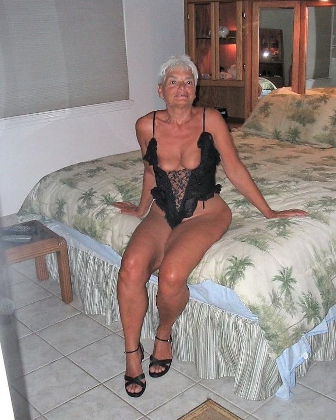 25P Mature beauty mix