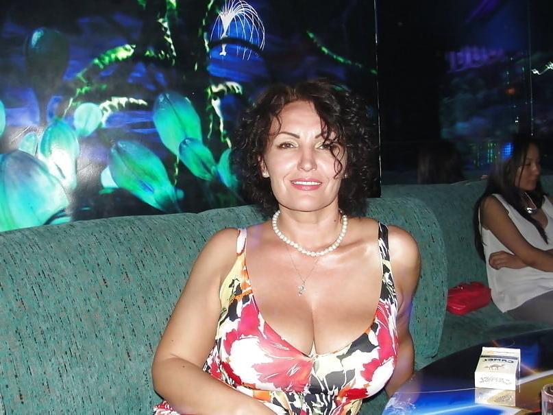 25P Gorgeous and Busty Mature Ladies 15