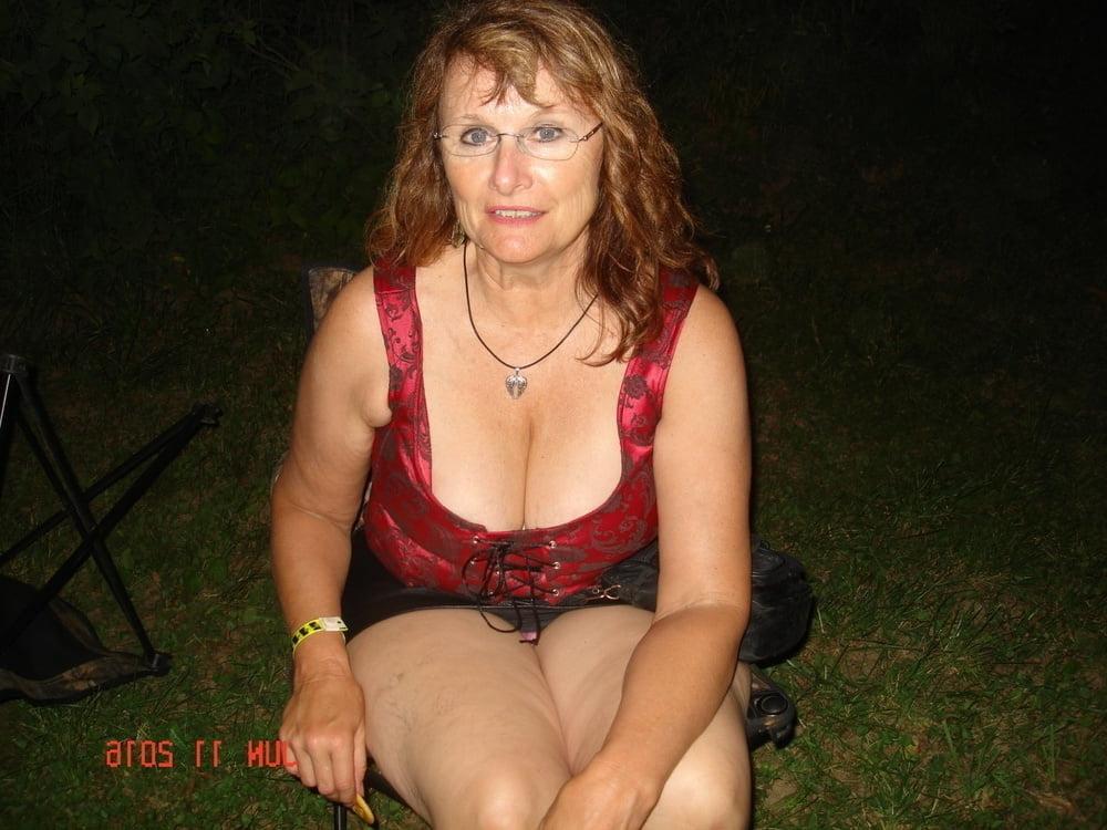 25P Gorgeous and Busty Mature Ladies 16