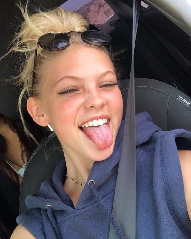 25P Pictures that make my cock hard 102