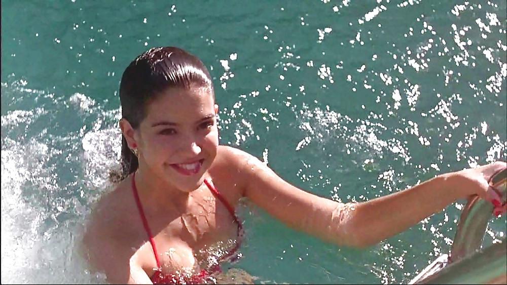 16P Fast Times Teen Beauty -  Phoebe Cates