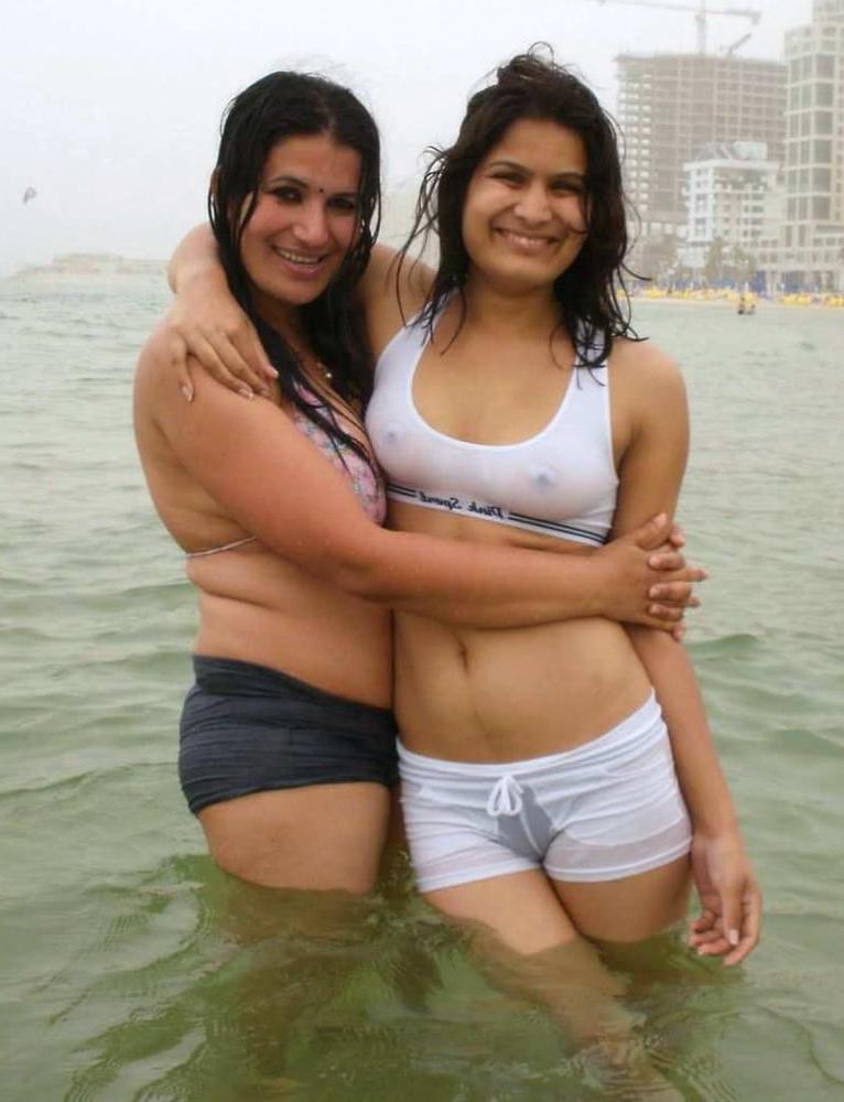 25P Desi Porn Pics 12