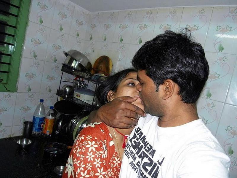 25P Desi Porn Pics 12