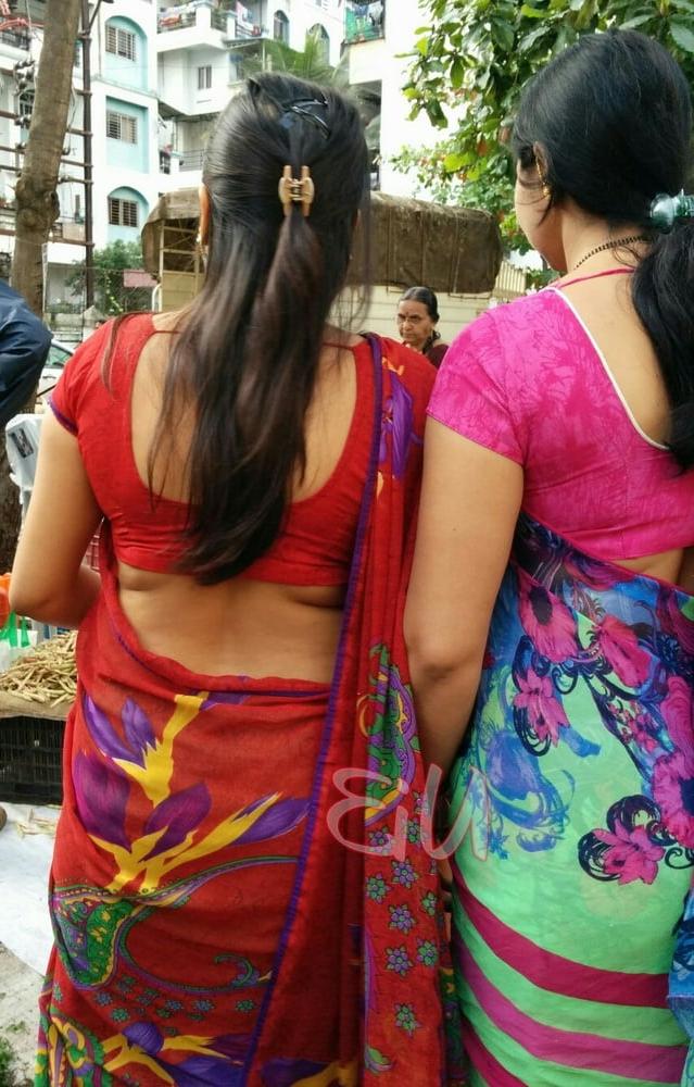 9P Real Desi Bhabhi  hot saree Voyeur picture in market area