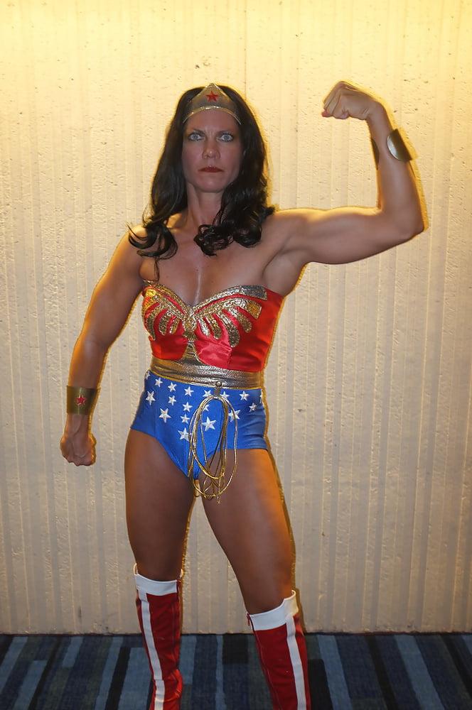 25P Comic Book Chicks 1