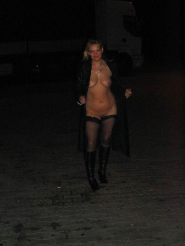 11P As street hooker Als strassenhure...