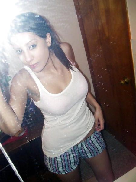 16P Izze, Hot UK Self Shots.