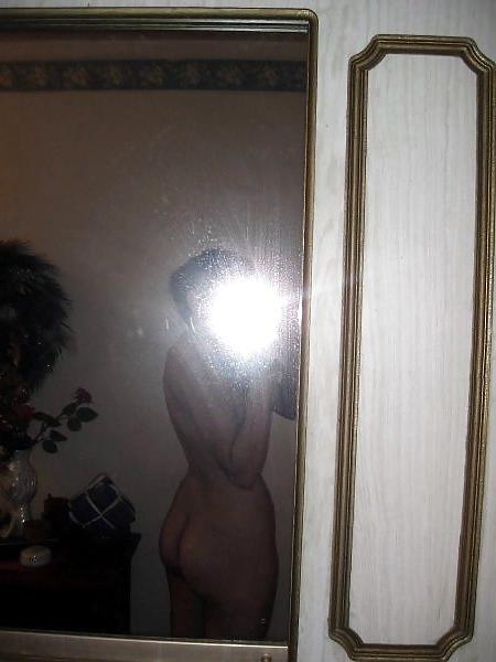 16P Izze, Hot UK Self Shots.