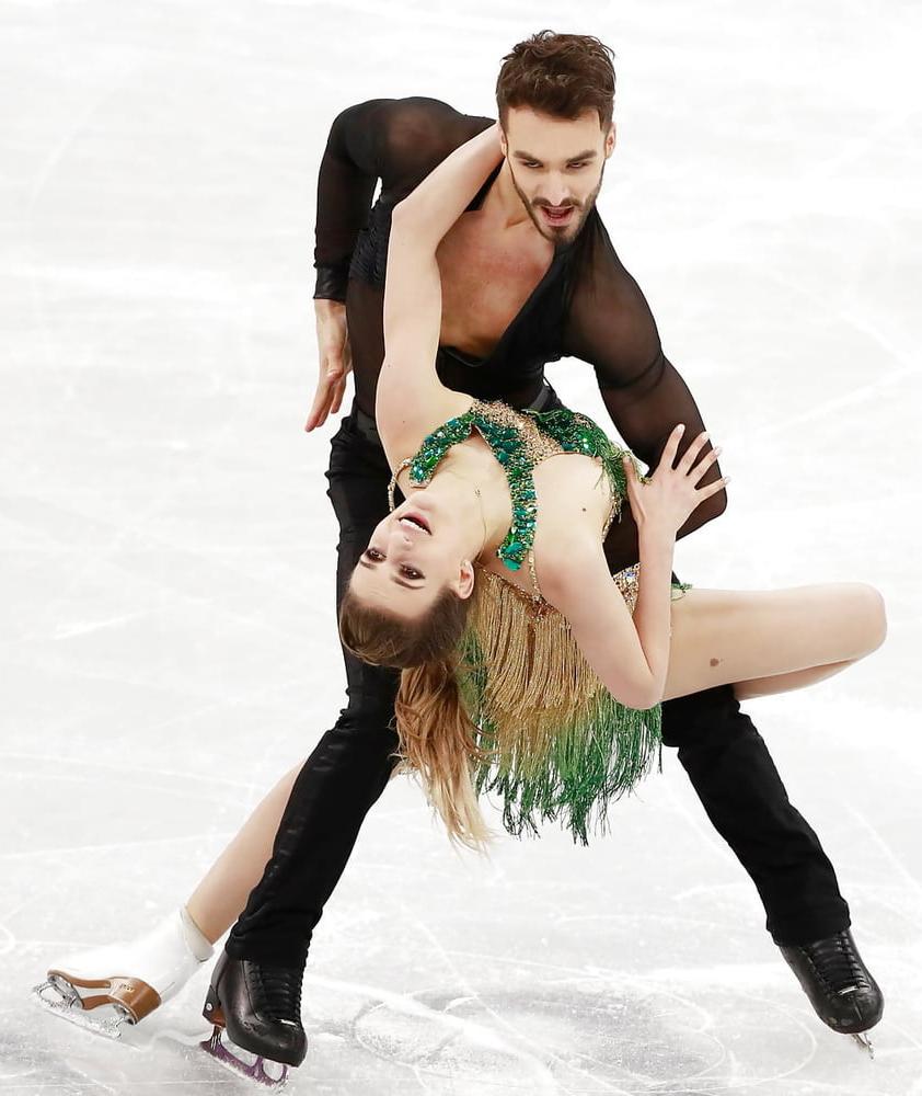 25P Gabriella Papadakis oops Olympiques Games feb 2018