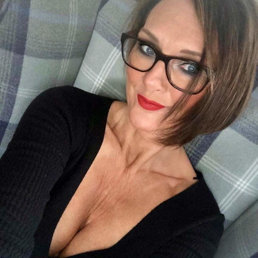 25P Gorgeous and Busty Mature Ladies 13