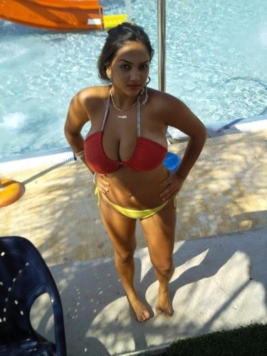 9P Busty Amateur 28