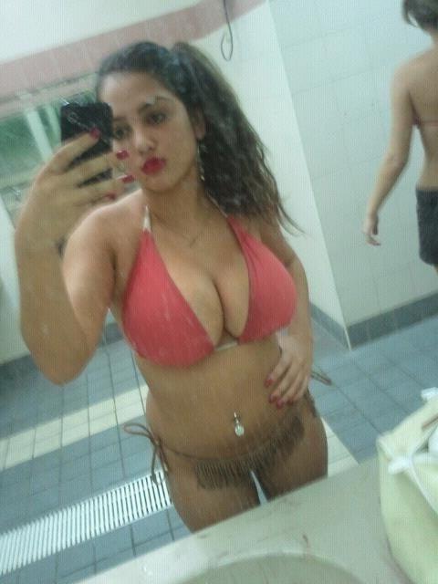 9P Busty Amateur 28