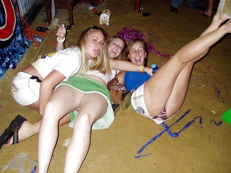 25P Upskirts & Asses 2