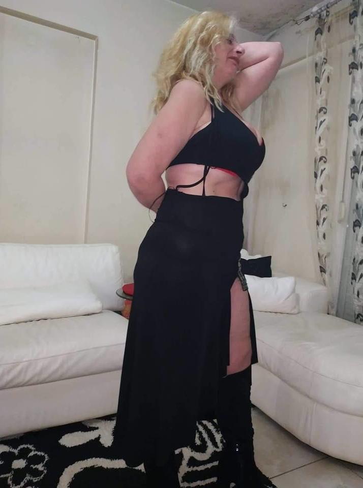 25P Gorgeous and Busty Mature Ladies 11