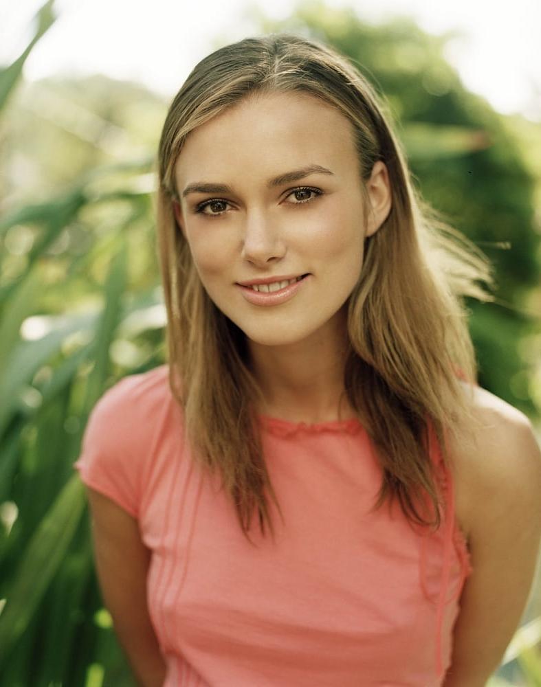 25P Keira Knightley My ideal woman is flat chested volume 2.