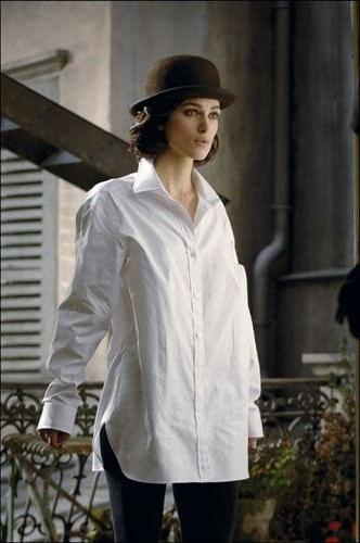 25P Keira Knightley My ideal woman is flat chested volume 2.