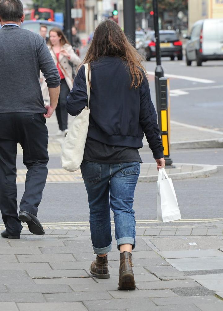 25P Keira Knightley My ideal woman is flat chested volume 2.