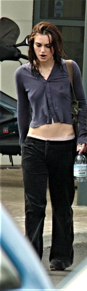 25P Keira Knightley My ideal woman is flat chested volume 2.