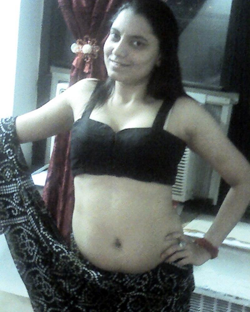 25P Desi Porn Pics 15