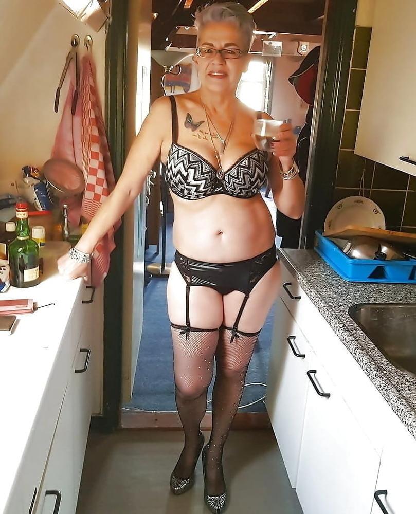 25P Mature beauty mix