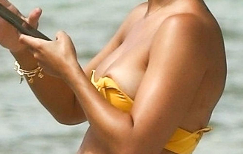 18P Frankie Bridge oops boobs Miami beach may 2019