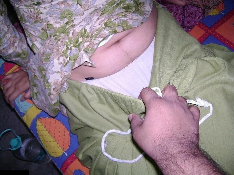 25P Desi Porn Pics 11