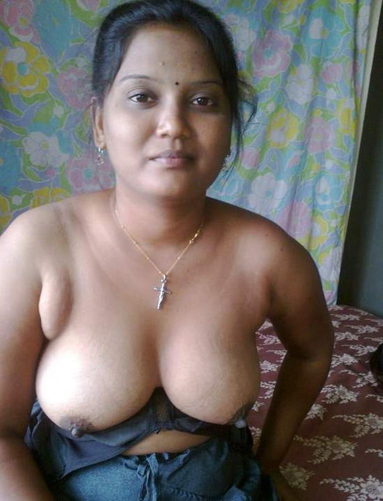25P Desi Porn Pics 10