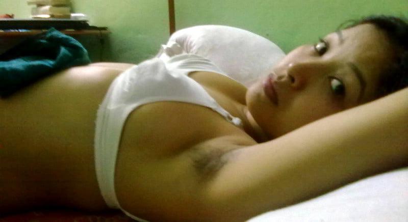25P Desi Porn Pics 10