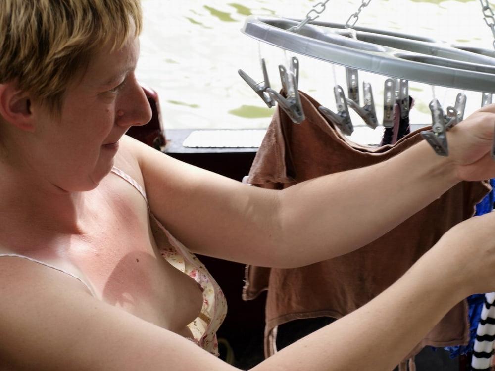 25P Downblouse &amp; Nipple Peeks 248