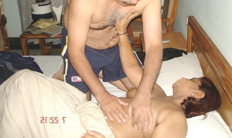 25P Desi Porn Pics 9
