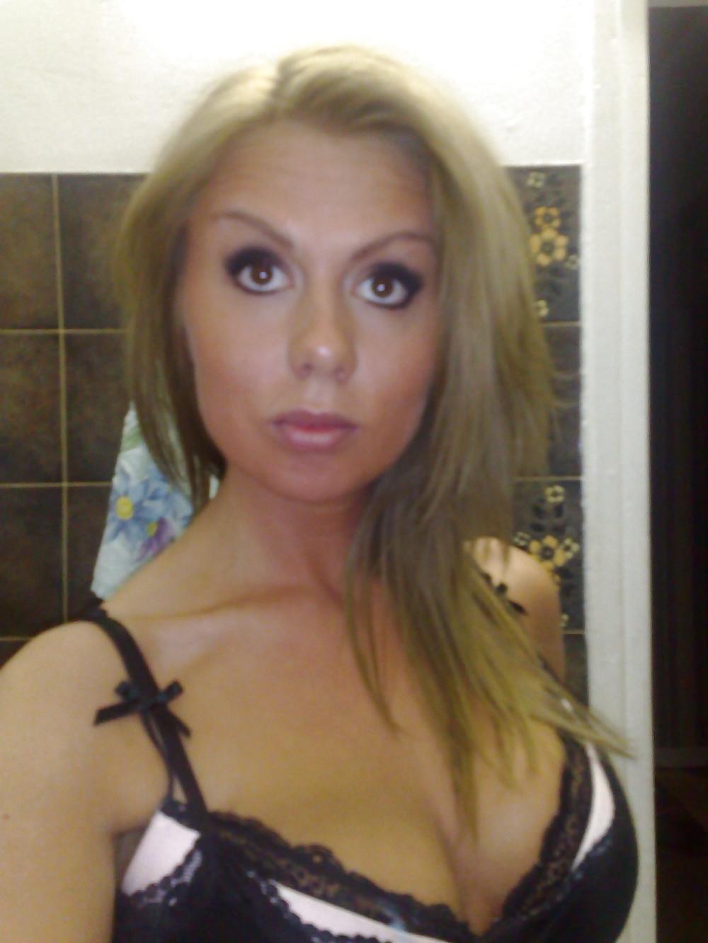 25P Sexy Self-Shot Horny Babe 1
