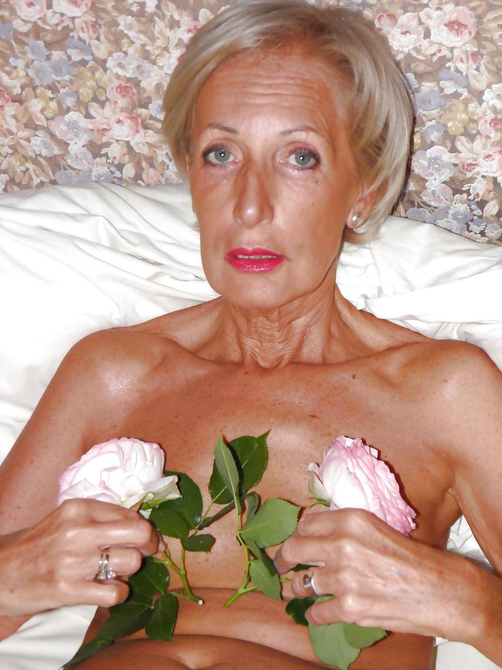 25P Mature French Beauty 1