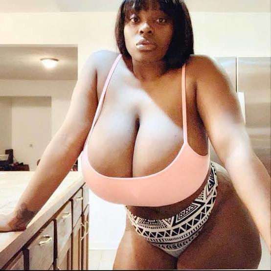 25P Huge tits hard to handle