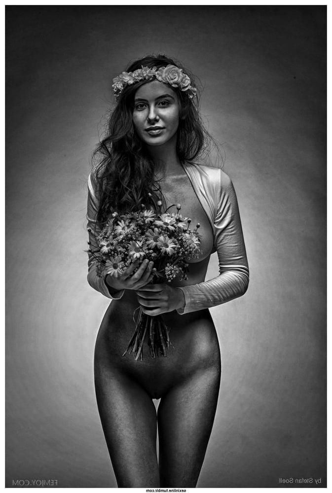 25P Beauty in Black and White 33