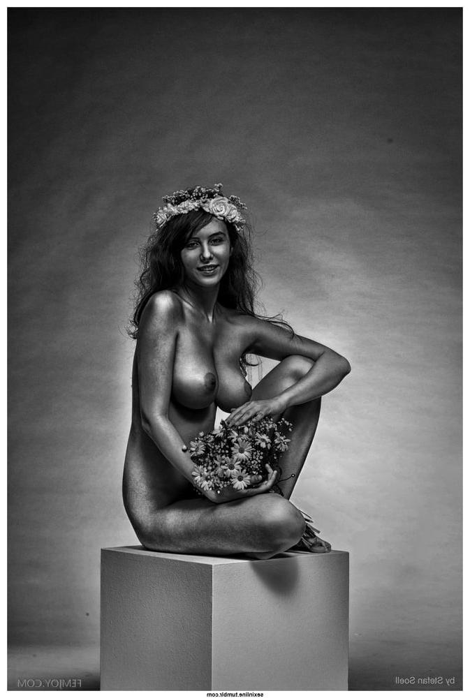 25P Beauty in Black and White 33