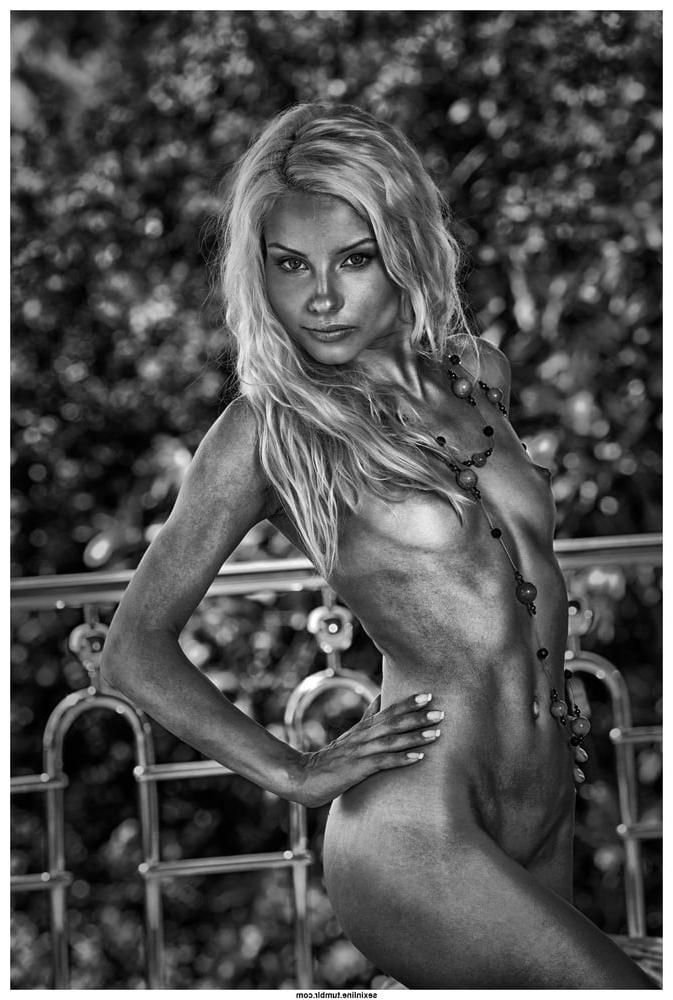 25P Beauty in Black and White 32